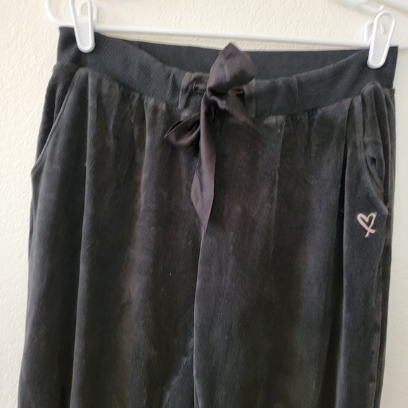 Victoria's Secret Black Velour Jogger Size M - Picture 8 of 9